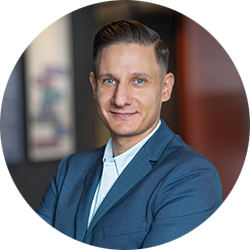 Portraitfoto von Raffaele Cursano, Ansprechpartner für eine persönliche Beratung